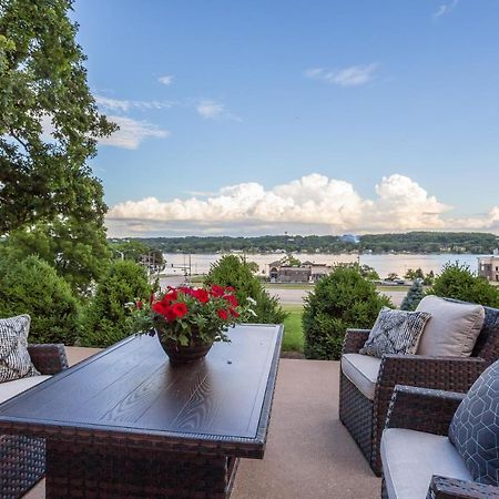 River View Lodge Le Claire Экстерьер фото