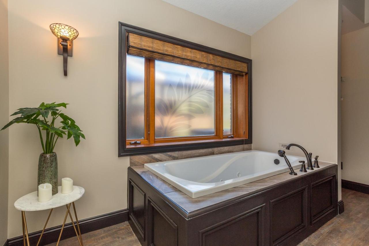 River View Lodge Le Claire Экстерьер фото
