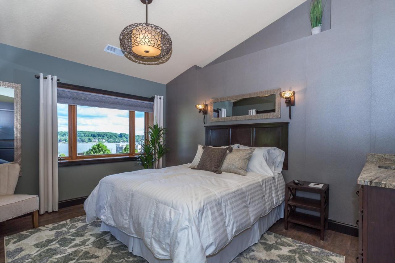 River View Lodge Le Claire Экстерьер фото