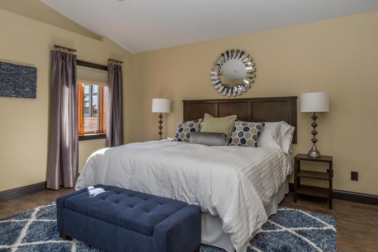 River View Lodge Le Claire Экстерьер фото