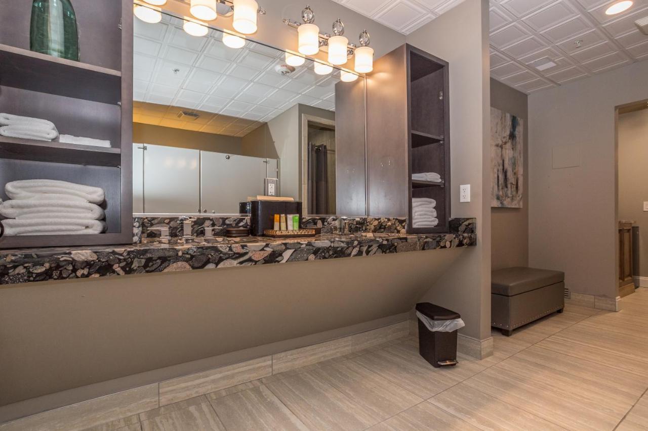 River View Lodge Le Claire Экстерьер фото